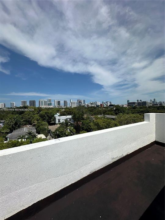 Active With Contract: $2,100 (1 beds, 1 baths, 0 Square Feet)