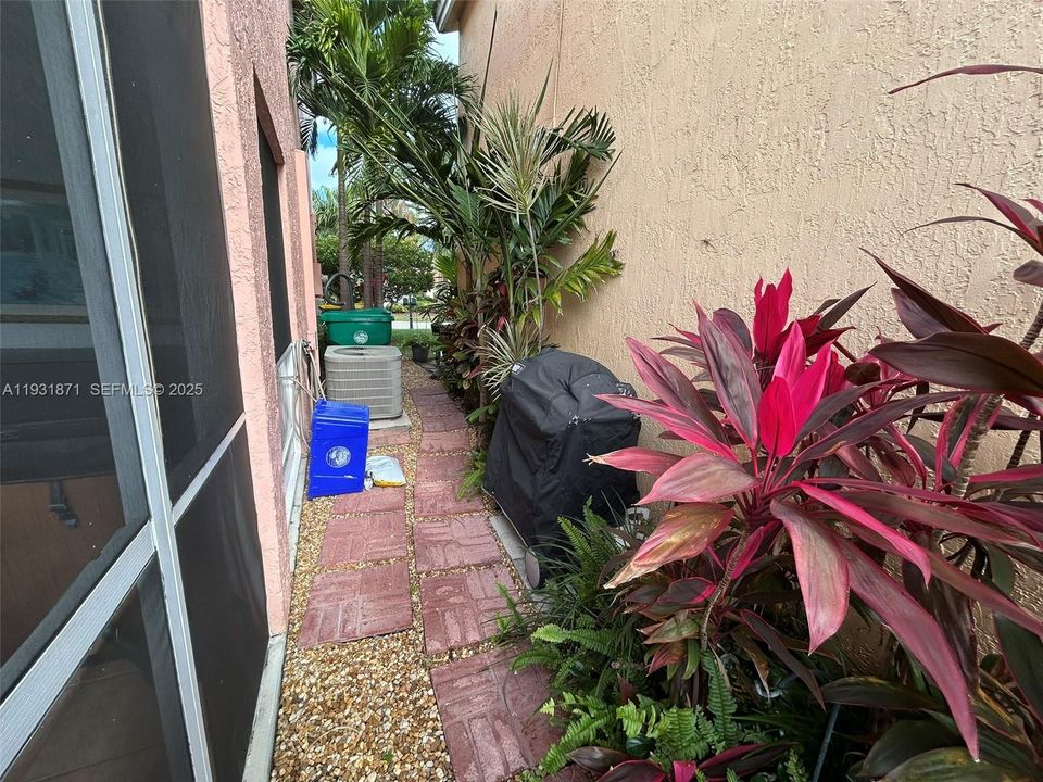 待售: $659,000 (3 贝兹, 2 浴室, 1309 平方英尺)