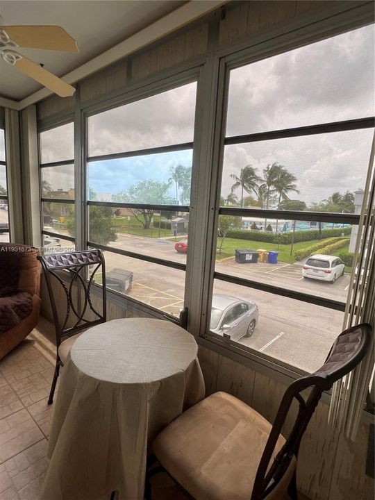 For Rent: $1,490 (1 beds, 1 baths, 760 Square Feet)