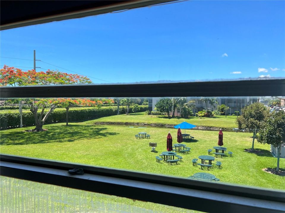 For Rent: $1,490 (1 beds, 1 baths, 760 Square Feet)