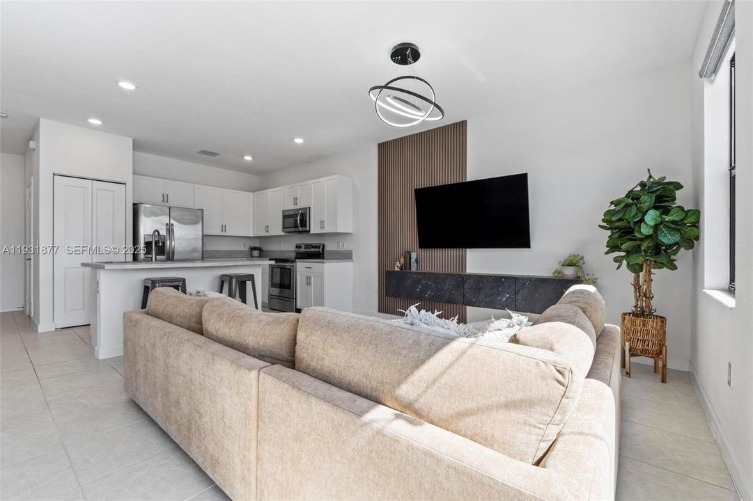 For Rent: $2,950 (3 beds, 2 baths, 1478 Square Feet)