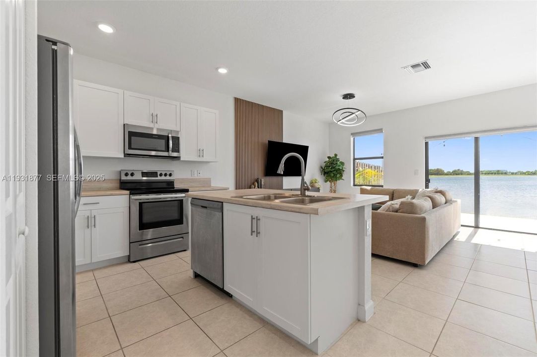 For Rent: $2,950 (3 beds, 2 baths, 1478 Square Feet)