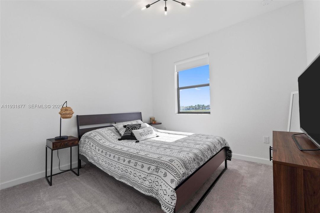 For Rent: $2,950 (3 beds, 2 baths, 1478 Square Feet)