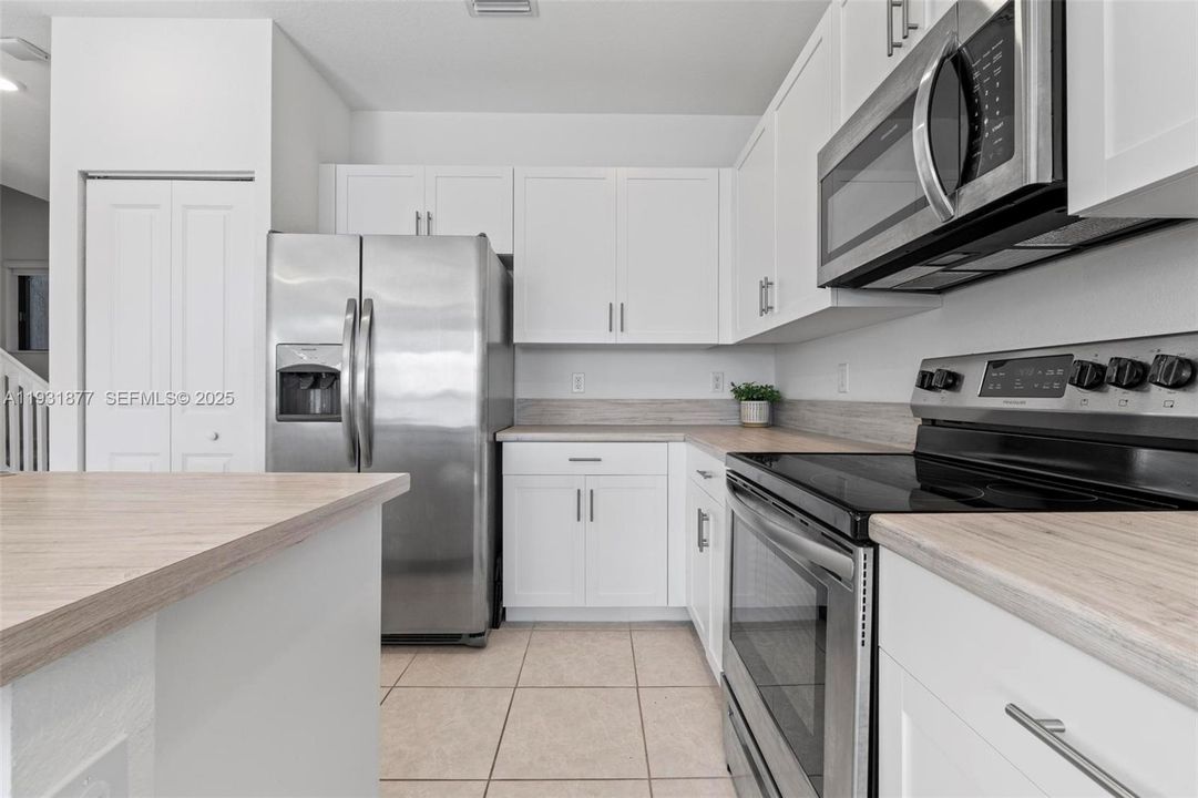 For Rent: $2,950 (3 beds, 2 baths, 1478 Square Feet)