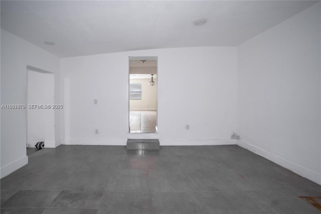 En Venta: $600,000 (4 camas, 3 baños, 1963 Pies cuadrados)