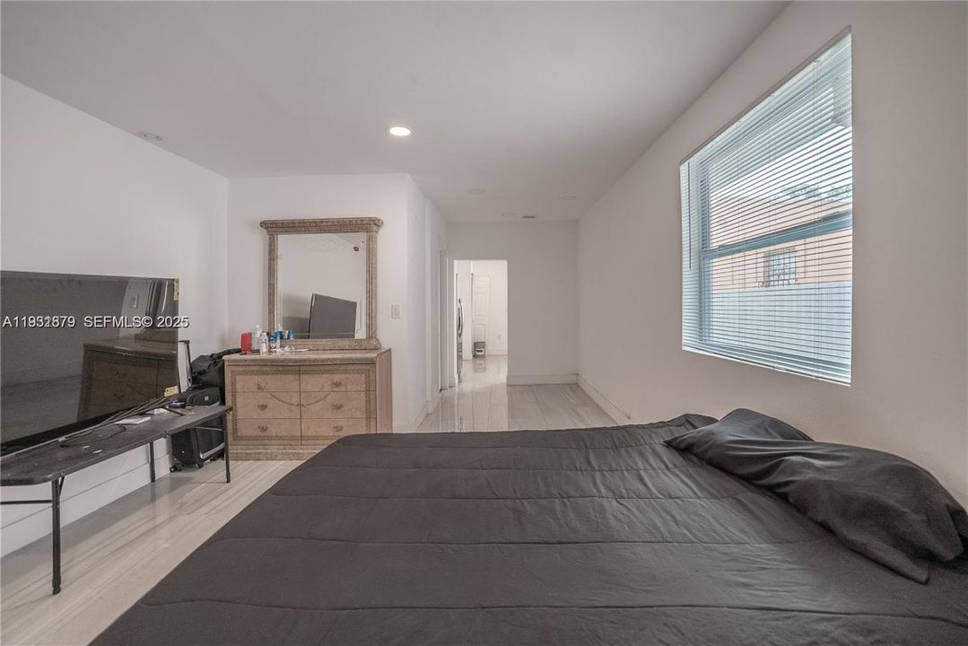 En Venta: $600,000 (4 camas, 3 baños, 1963 Pies cuadrados)