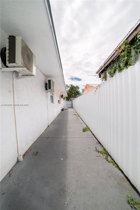 En Venta: $600,000 (4 camas, 3 baños, 1963 Pies cuadrados)