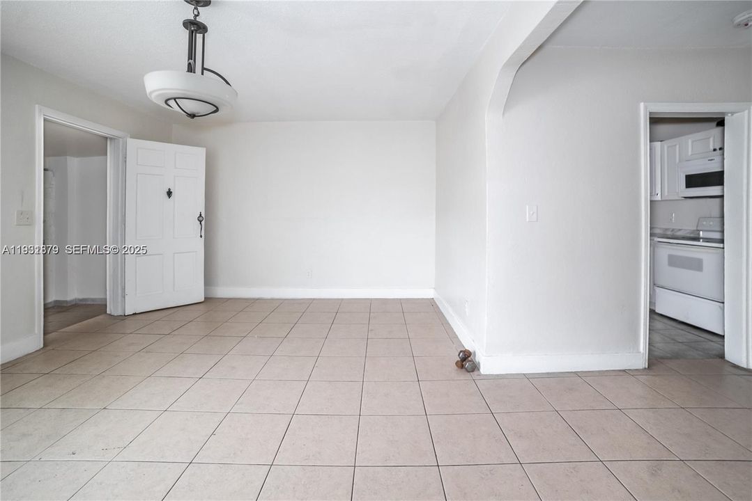 En Venta: $600,000 (4 camas, 3 baños, 1963 Pies cuadrados)