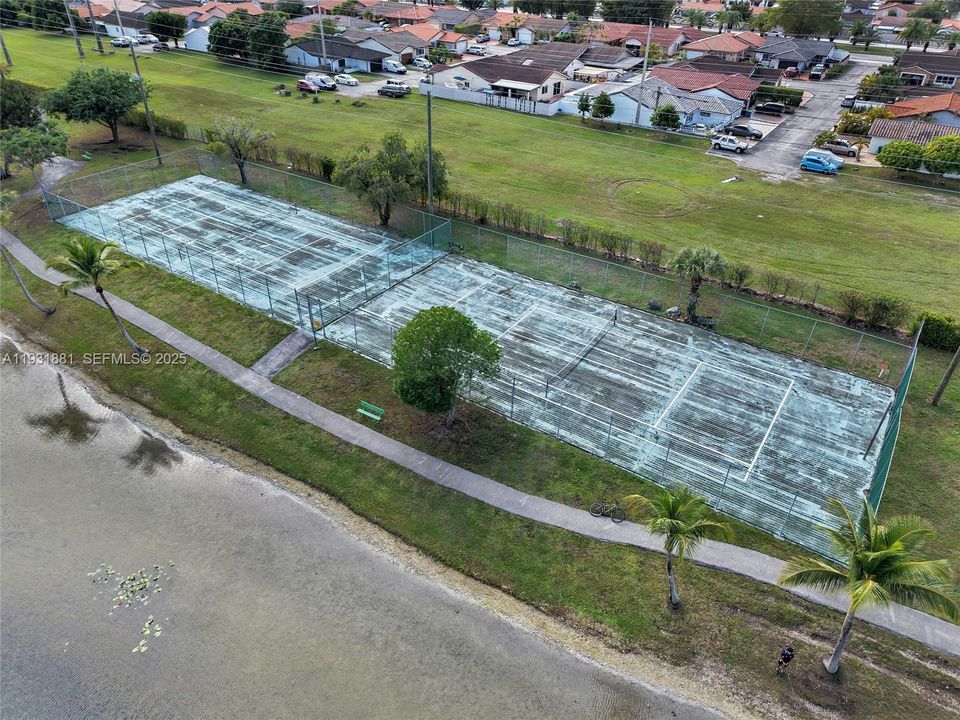 For Sale: $470,000 (3 beds, 2 baths, 1144 Square Feet)