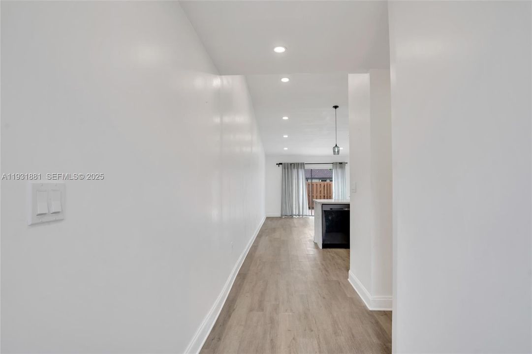 For Sale: $470,000 (3 beds, 2 baths, 1144 Square Feet)