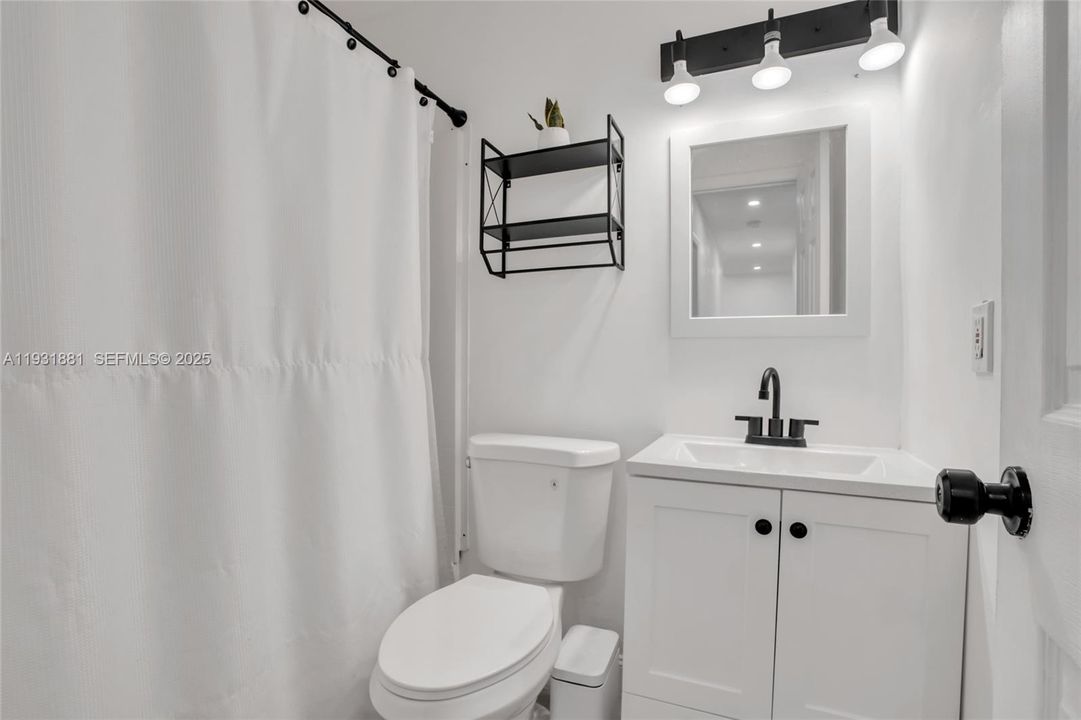 For Sale: $470,000 (3 beds, 2 baths, 1144 Square Feet)