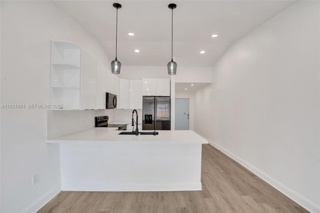 For Sale: $470,000 (3 beds, 2 baths, 1144 Square Feet)