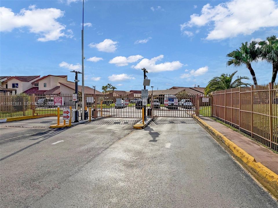 For Sale: $470,000 (3 beds, 2 baths, 1144 Square Feet)