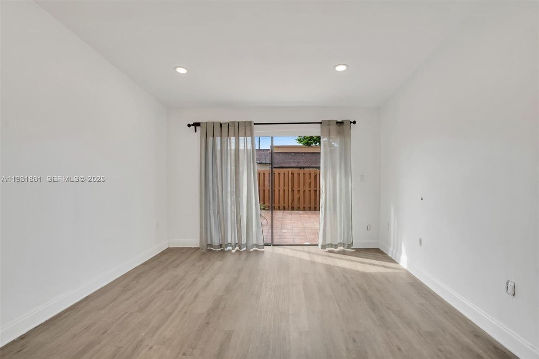 For Sale: $470,000 (3 beds, 2 baths, 1144 Square Feet)