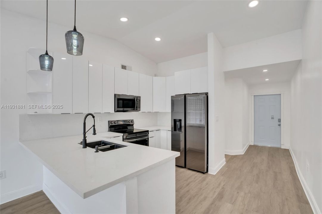 For Sale: $470,000 (3 beds, 2 baths, 1144 Square Feet)