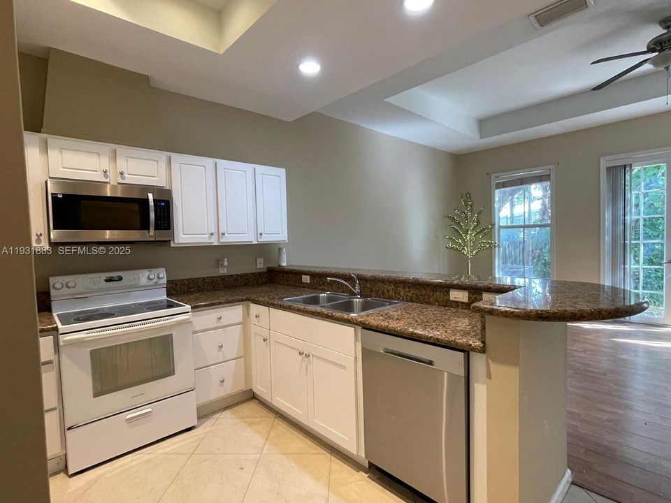 For Sale: $449,900 (3 beds, 2 baths, 1562 Square Feet)