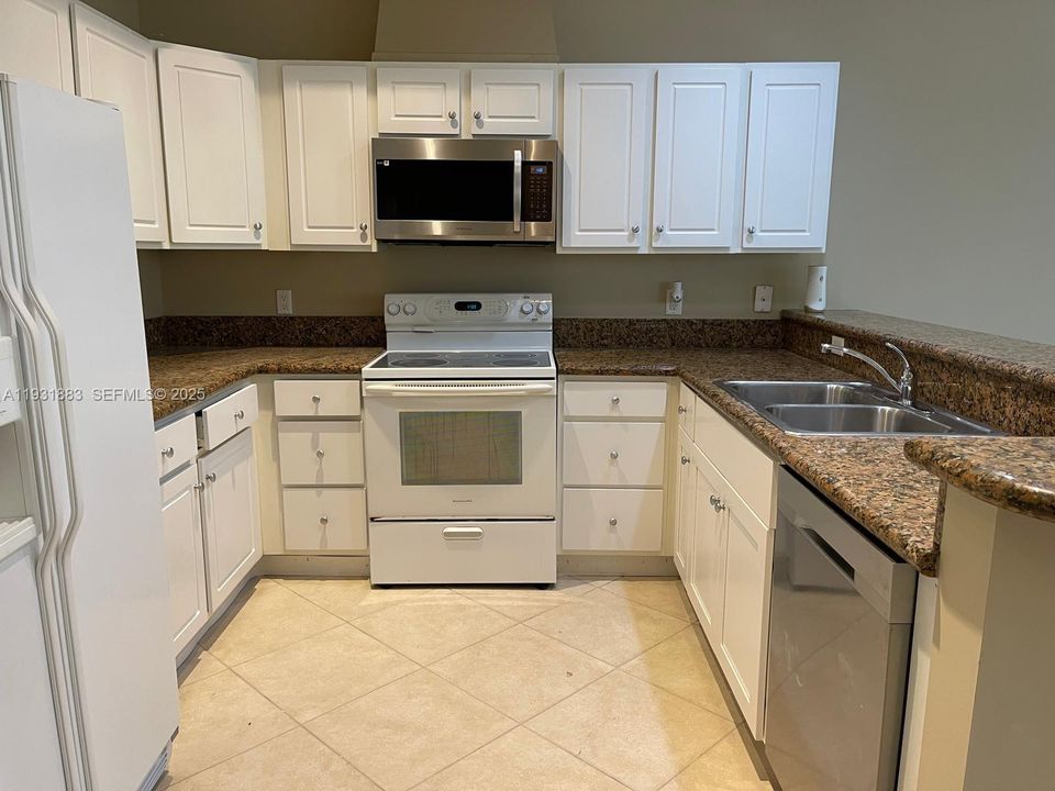 For Sale: $449,900 (3 beds, 2 baths, 1562 Square Feet)