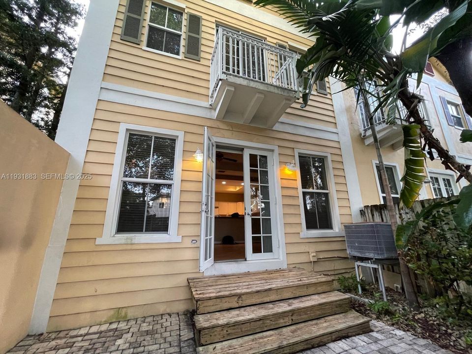 For Sale: $449,900 (3 beds, 2 baths, 1562 Square Feet)