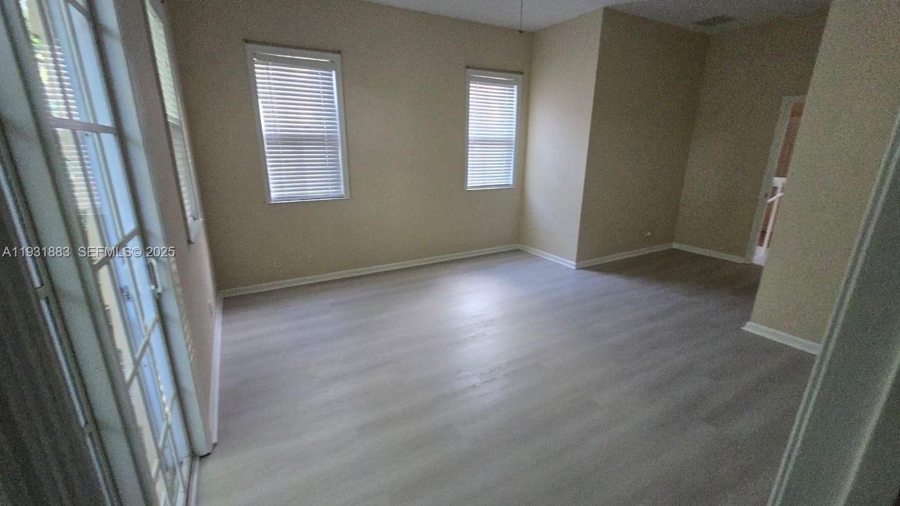 For Sale: $449,900 (3 beds, 2 baths, 1562 Square Feet)