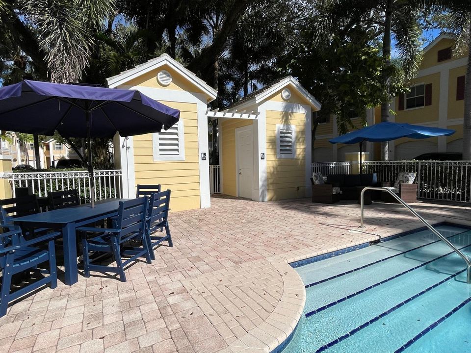 For Sale: $449,900 (3 beds, 2 baths, 1562 Square Feet)