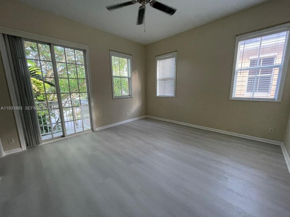 For Sale: $449,900 (3 beds, 2 baths, 1562 Square Feet)