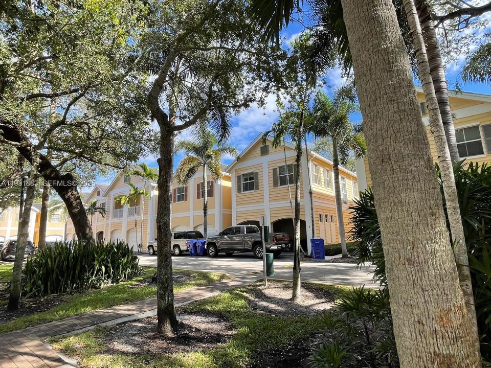 For Sale: $449,900 (3 beds, 2 baths, 1562 Square Feet)