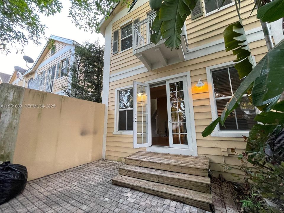 For Sale: $449,900 (3 beds, 2 baths, 1562 Square Feet)