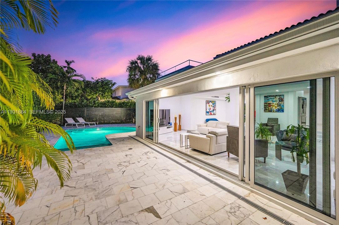 En Venta: $3,500,000 (4 camas, 3 baños, 3418 Pies cuadrados)