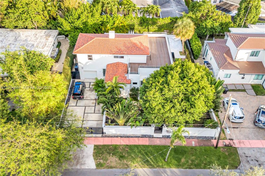 En Venta: $3,500,000 (4 camas, 3 baños, 3418 Pies cuadrados)