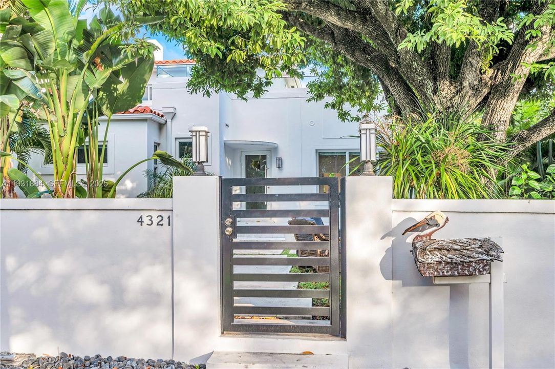 En Venta: $3,500,000 (4 camas, 3 baños, 3418 Pies cuadrados)