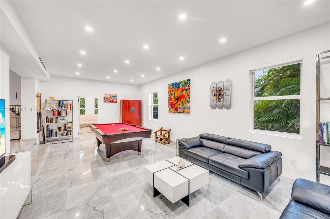 En Venta: $3,500,000 (4 camas, 3 baños, 3418 Pies cuadrados)