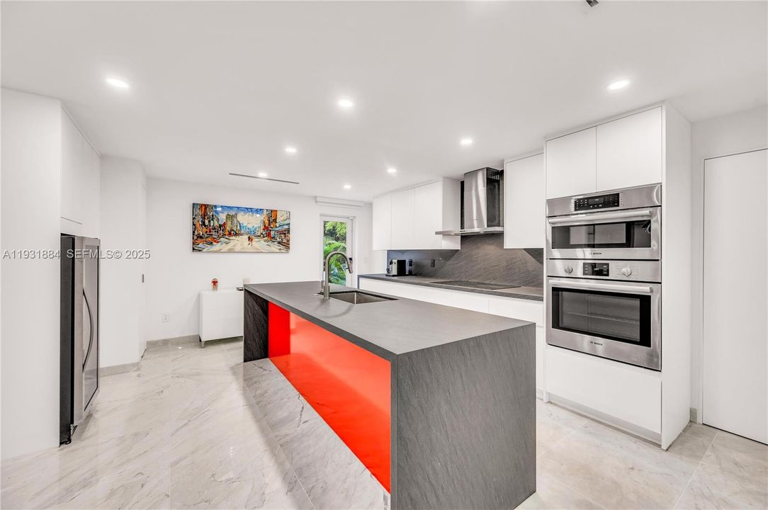 En Venta: $3,500,000 (4 camas, 3 baños, 3418 Pies cuadrados)