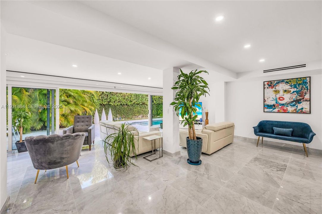 En Venta: $3,500,000 (4 camas, 3 baños, 3418 Pies cuadrados)