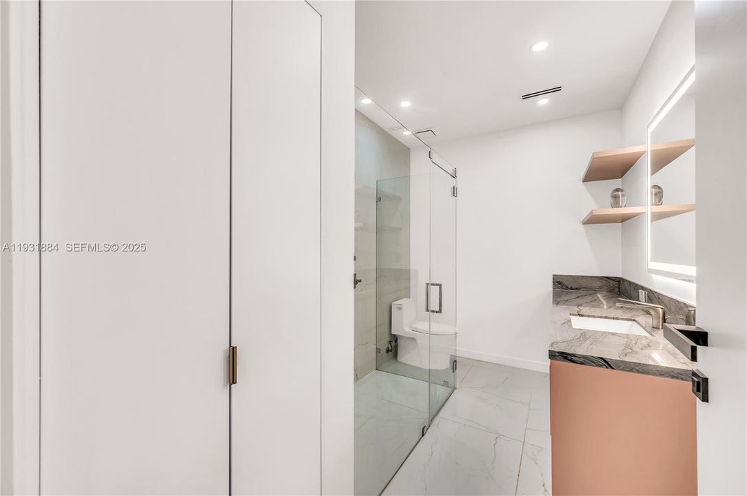 En Venta: $3,500,000 (4 camas, 3 baños, 3418 Pies cuadrados)