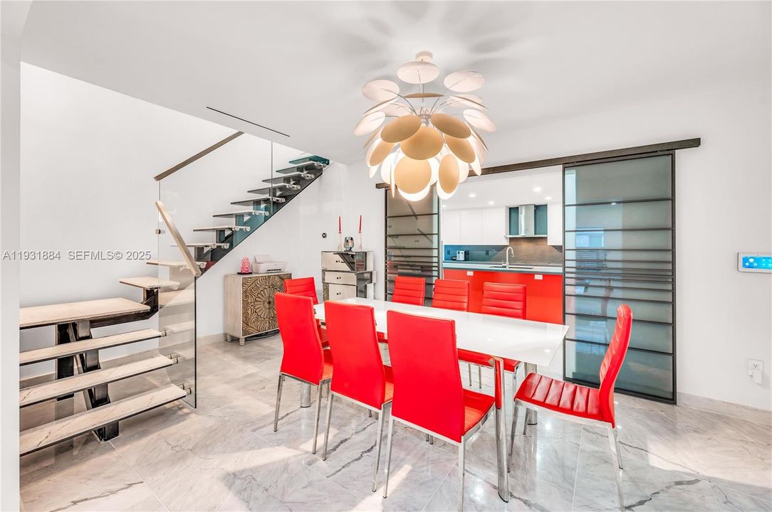 En Venta: $3,500,000 (4 camas, 3 baños, 3418 Pies cuadrados)