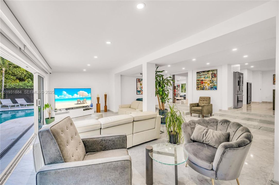 En Venta: $3,500,000 (4 camas, 3 baños, 3418 Pies cuadrados)