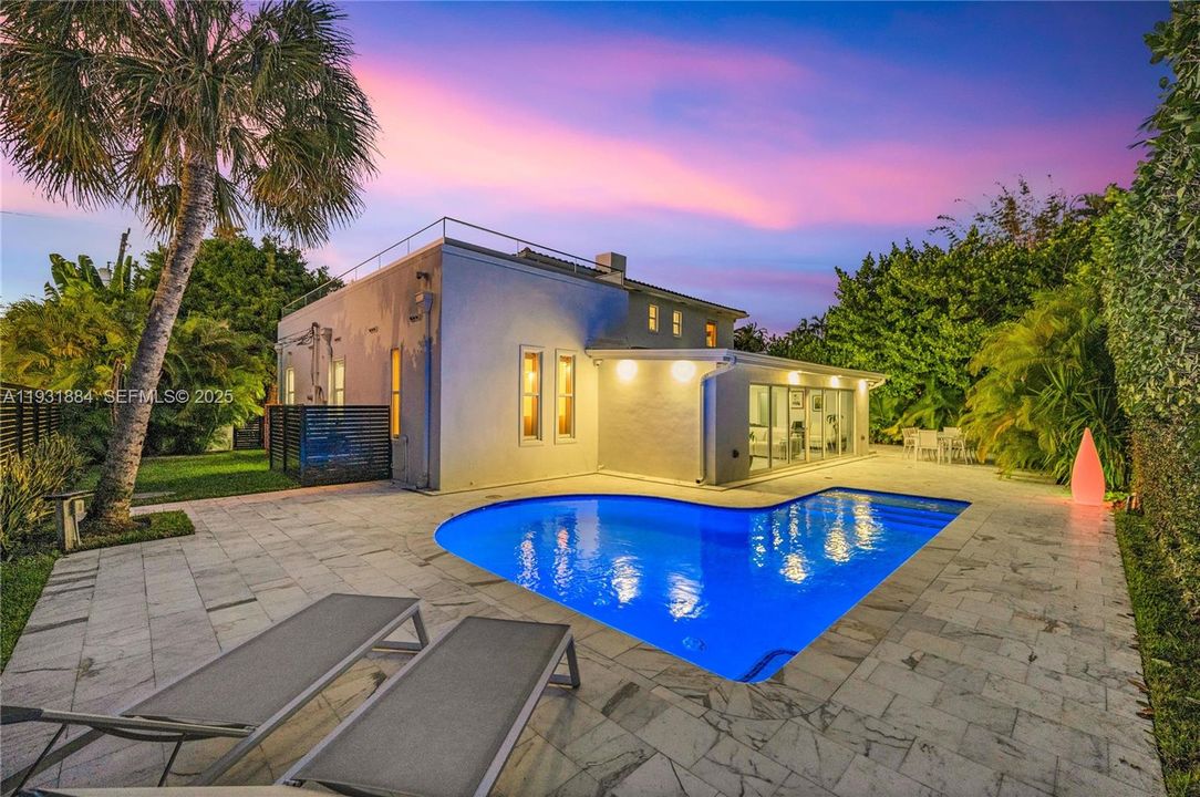 En Venta: $3,500,000 (4 camas, 3 baños, 3418 Pies cuadrados)