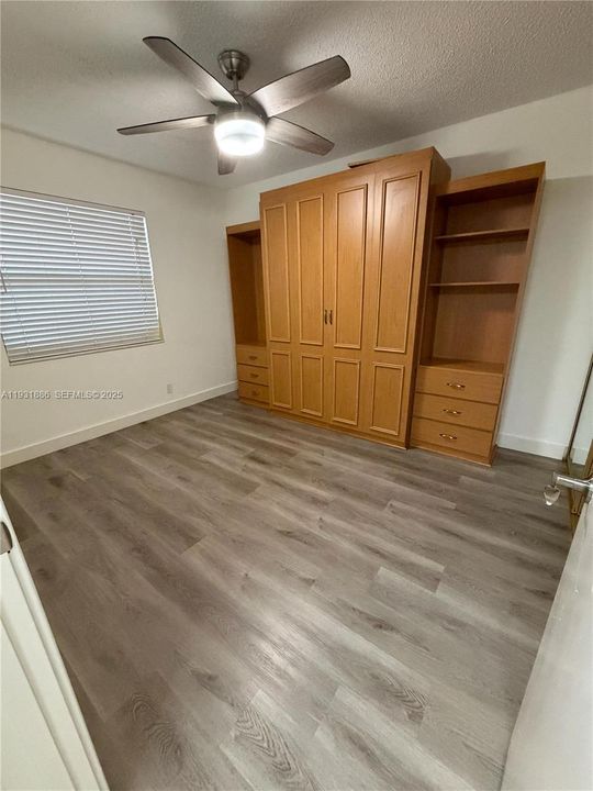 For Sale: $299,999 (2 beds, 2 baths, 1079 Square Feet)