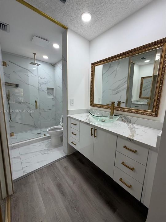 For Sale: $299,999 (2 beds, 2 baths, 1079 Square Feet)