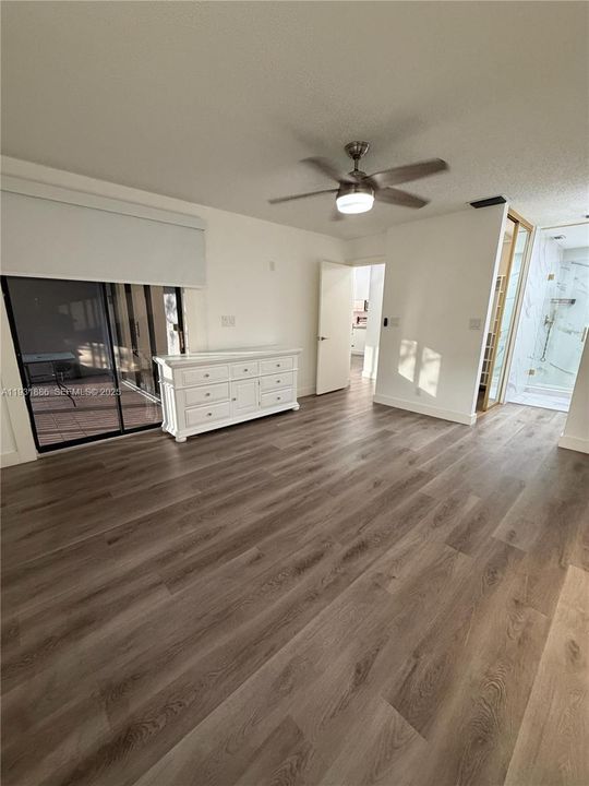 For Sale: $299,999 (2 beds, 2 baths, 1079 Square Feet)