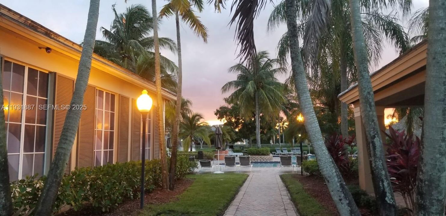 En Renta: $2,295 (2 camas, 2 baños, 1065 Pies cuadrados)