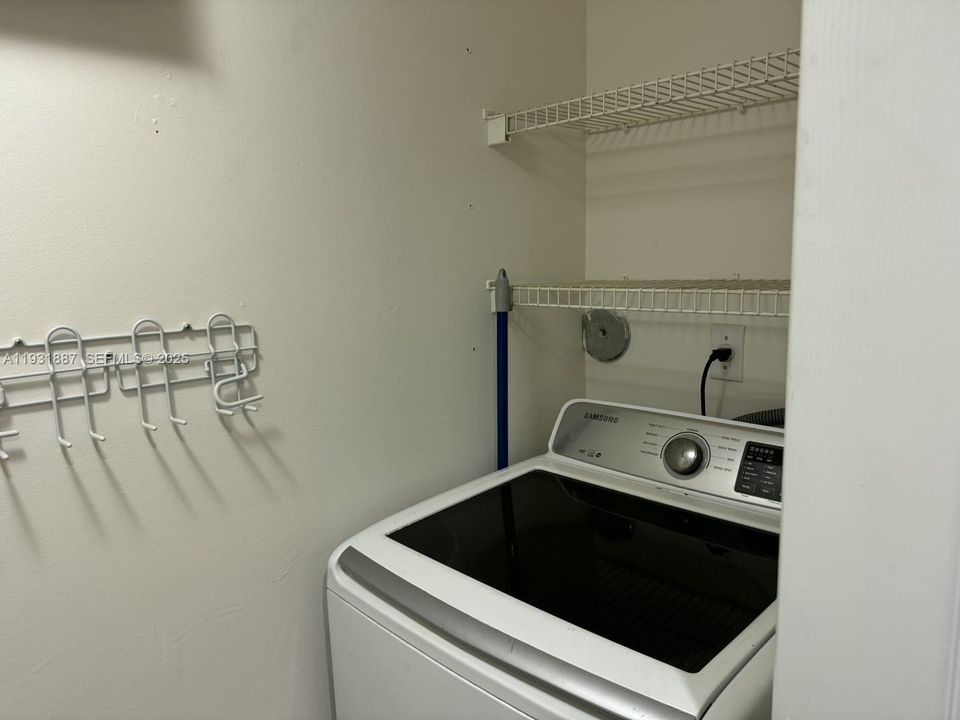 En Renta: $2,295 (2 camas, 2 baños, 1065 Pies cuadrados)