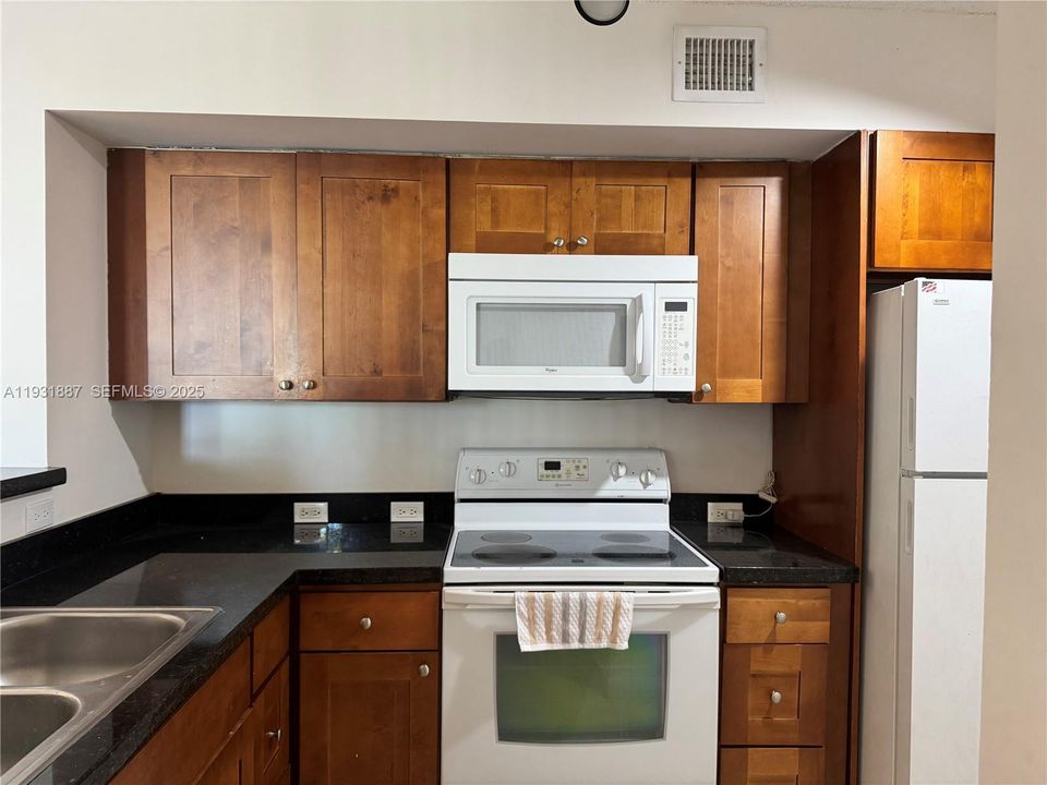 En Renta: $2,295 (2 camas, 2 baños, 1065 Pies cuadrados)