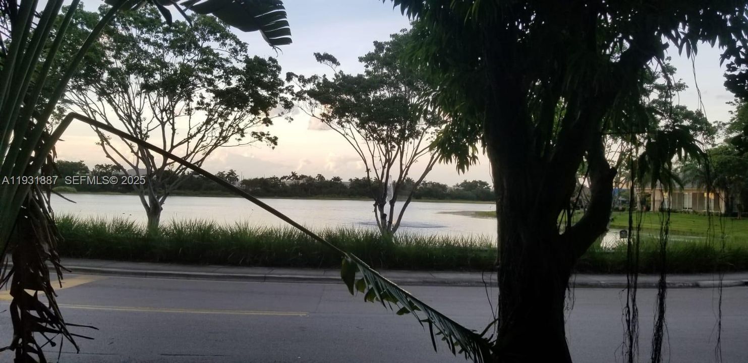 En Renta: $2,295 (2 camas, 2 baños, 1065 Pies cuadrados)