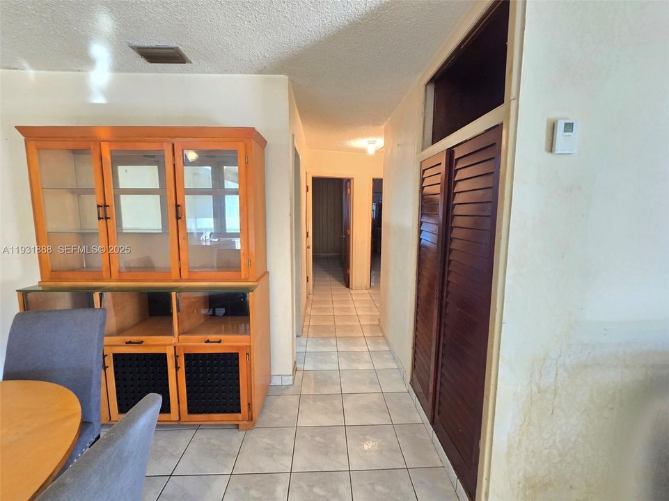 待售: $540,000 (4 贝兹, 3 浴室, 1397 平方英尺)