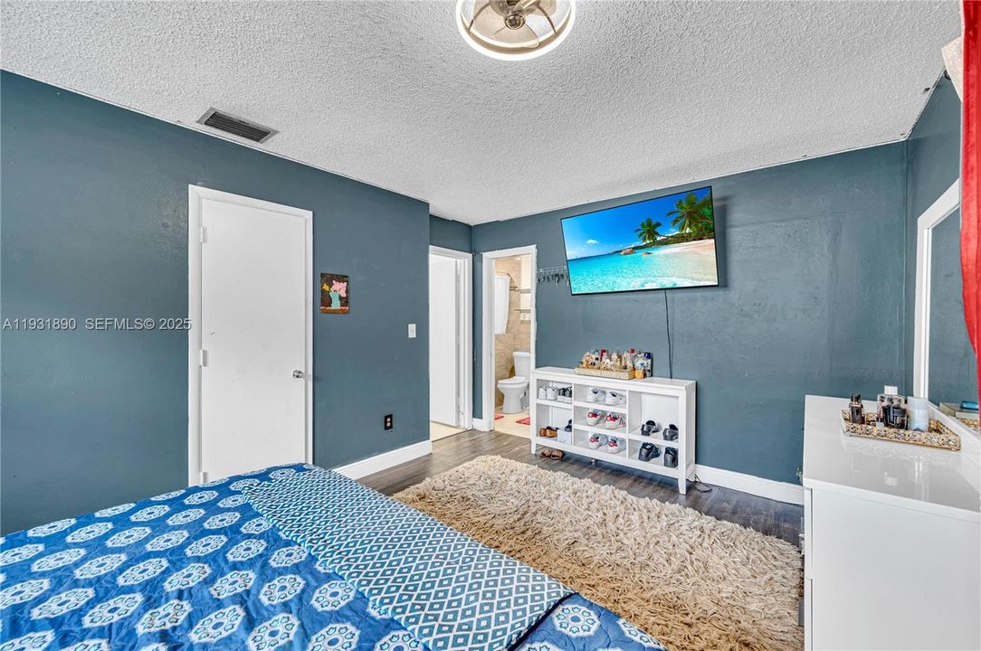 For Sale: $499,000 (3 beds, 2 baths, 2144 Square Feet)