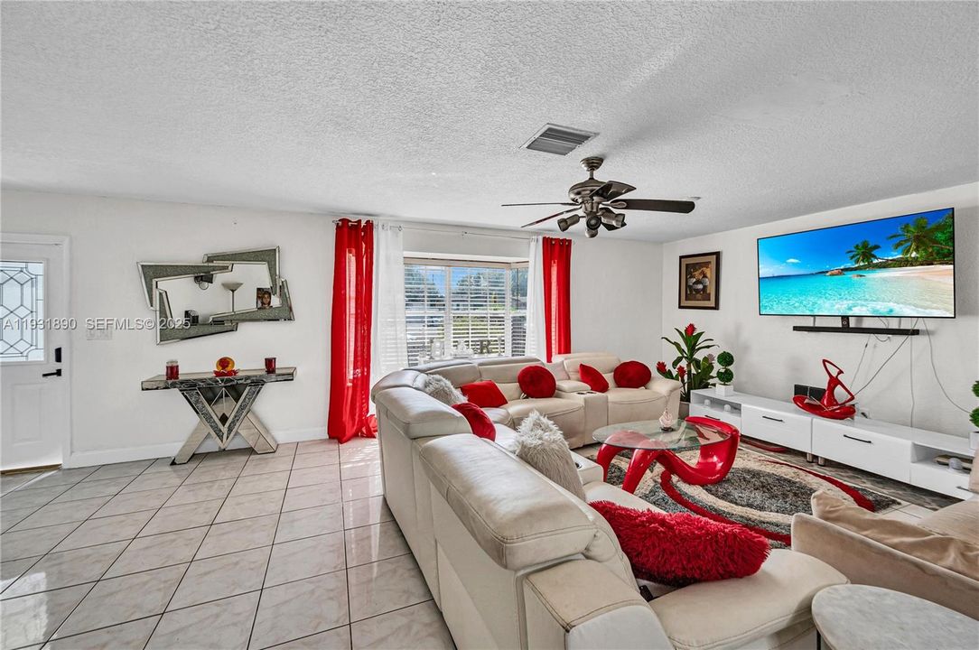 For Sale: $499,000 (3 beds, 2 baths, 2144 Square Feet)