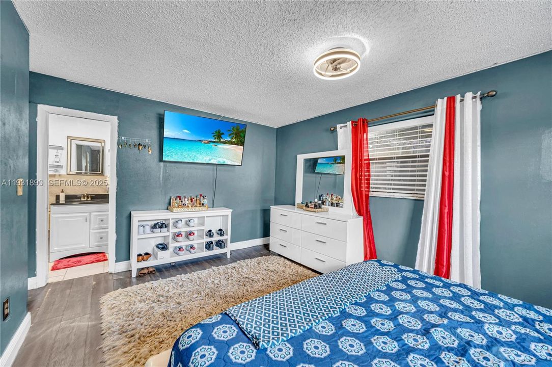 For Sale: $499,000 (3 beds, 2 baths, 2144 Square Feet)