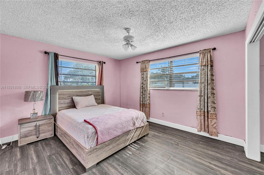 For Sale: $499,000 (3 beds, 2 baths, 2144 Square Feet)