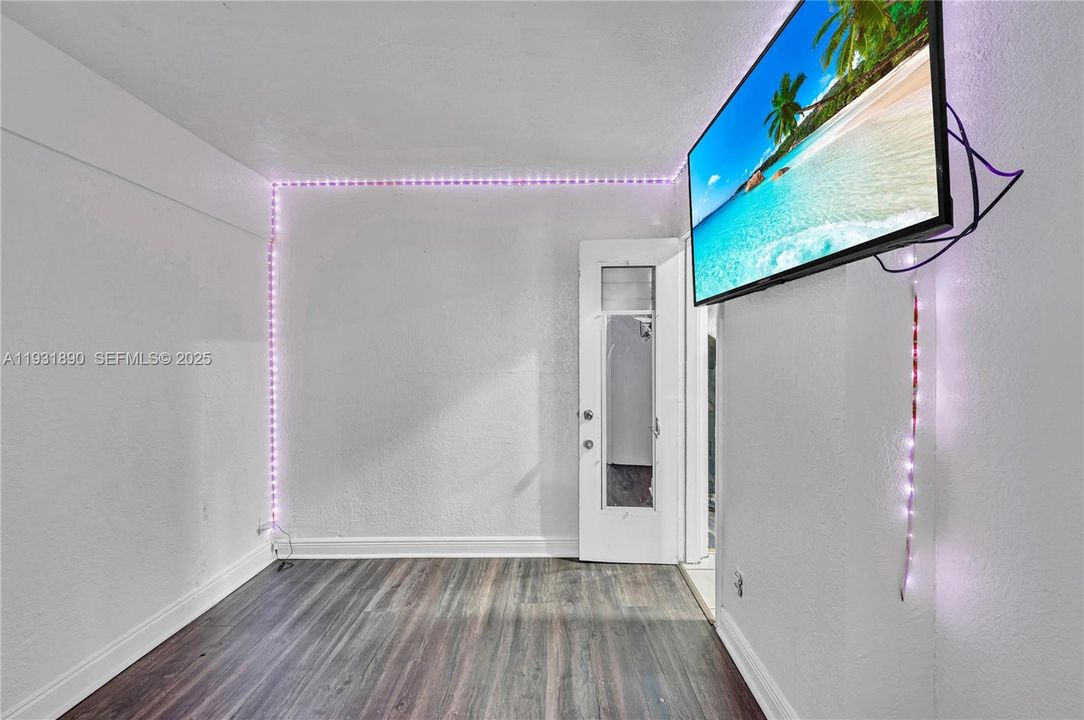 For Sale: $499,000 (3 beds, 2 baths, 2144 Square Feet)